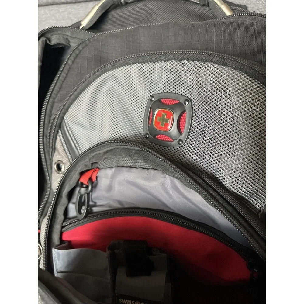 Wenger SWISS GEAR Synergy Pro 16 inch Laptop Backpack Black & Gray Shock Absorb